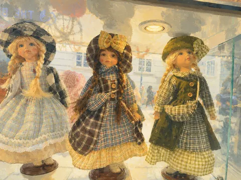 The Doll Shop